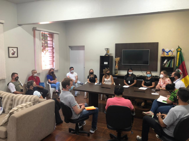 GIRUÁ AGUARDA VACINAS PARA INICIAR IMUNIZAÇÃO CONTRA COVID-19